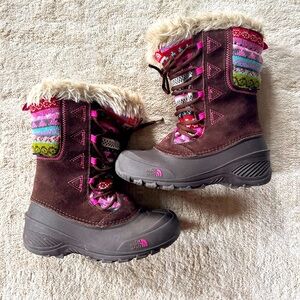 The North Face girls winter snow boots size 3